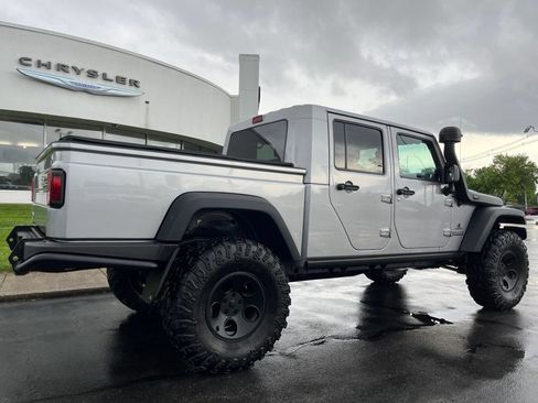Used 2014 Jeep Wrangler Unlimited Rubicon w/ Connectivity Group AWD/4WD image 41