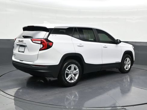 Used 2024 GMC Terrain SLE FWD image 5