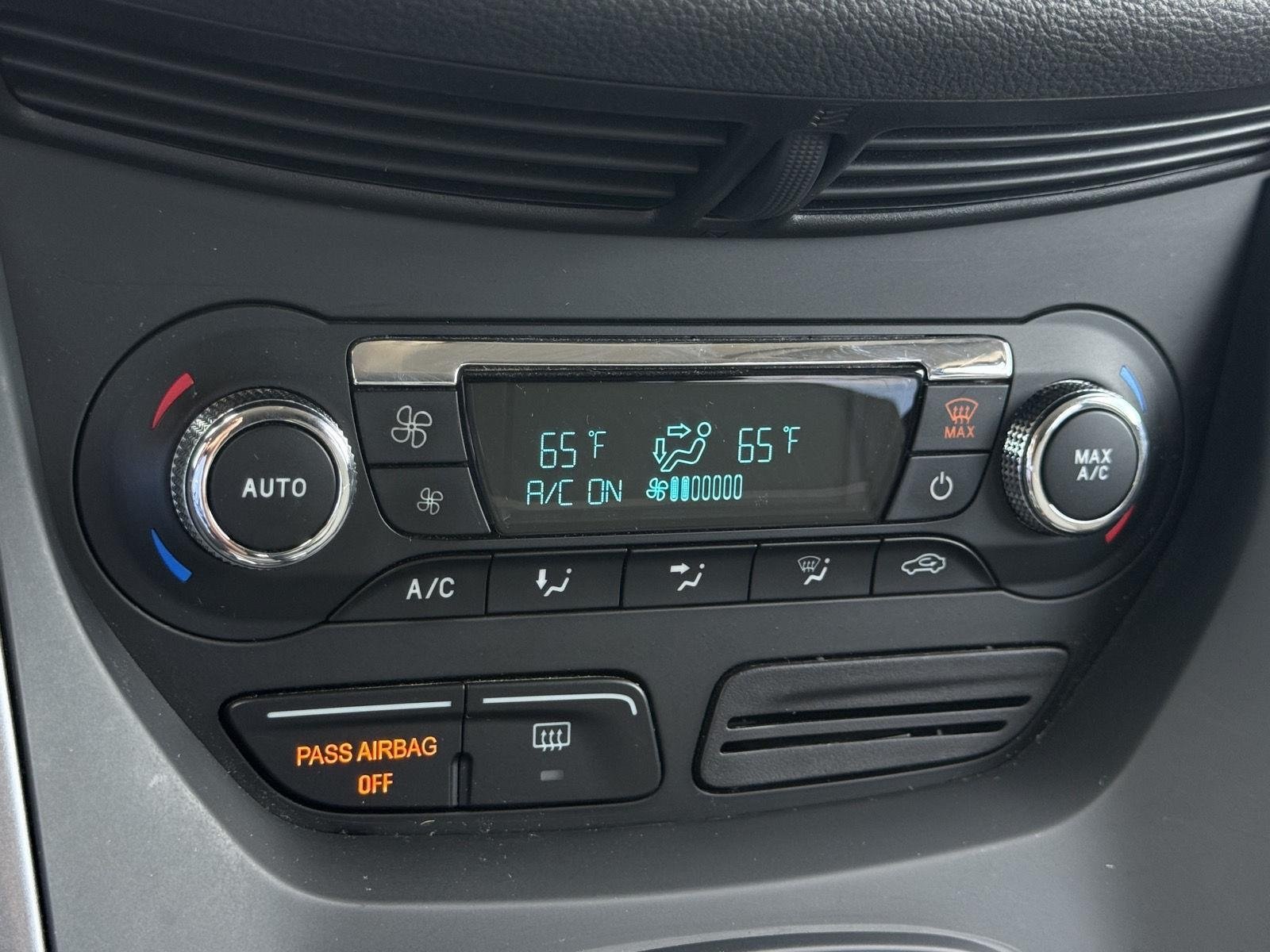 Used 2015 Ford Escape SE w/ Equipment Group 201A FWD image 36
