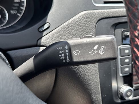 Used 2012 Volkswagen Jetta GLI FWD image 17
