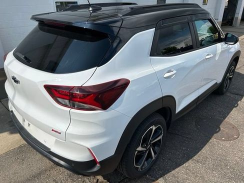 Used 2022 Chevrolet TrailBlazer RS w/ Sun and Liftgate Package AWD/4WD image 5