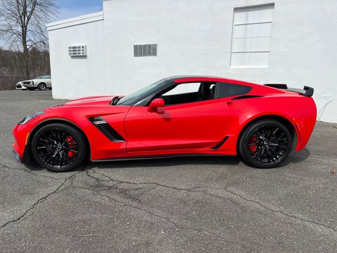 Used 2015 Chevrolet Corvette Z06 w/ 3LZ Preferred Equipment Group image 28