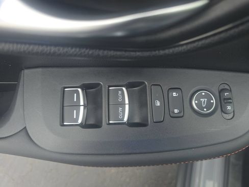 Used 2025 Honda HR-V Sport image 35