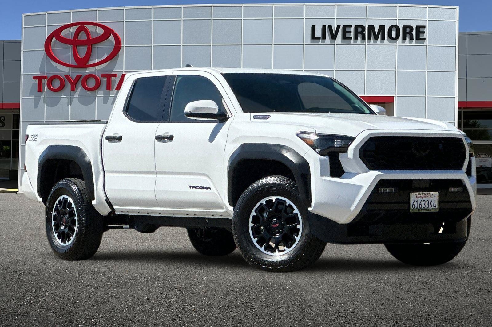 Certified 2026 Toyota Tacoma TRD Off-Road w/ TRD Off Road Upgrade Package AWD/4WD image 2