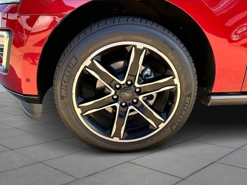 Used 2019 Ford Expedition Max Limited w/ Special Edition Package image 11