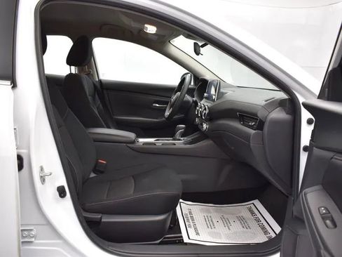 Used 2025 Nissan Sentra SV image 16