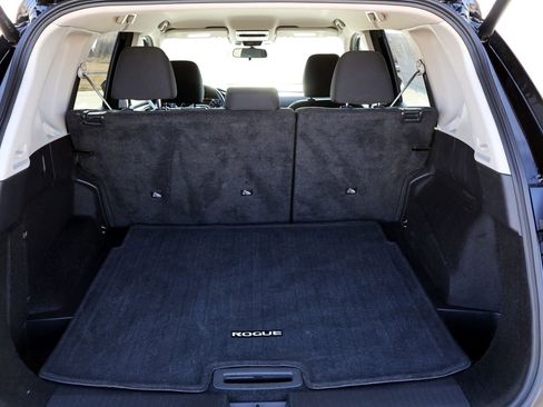 Used 2025 Nissan Rogue SV image 15