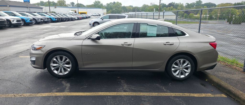 Used 2023 Chevrolet Malibu LT FWD image 3
