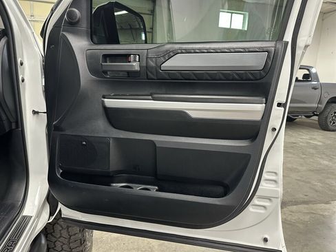 Used 2017 Toyota Tundra Platinum AWD/4WD image 38