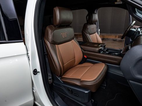 Used 2025 Ford Expedition King Ranch image 32