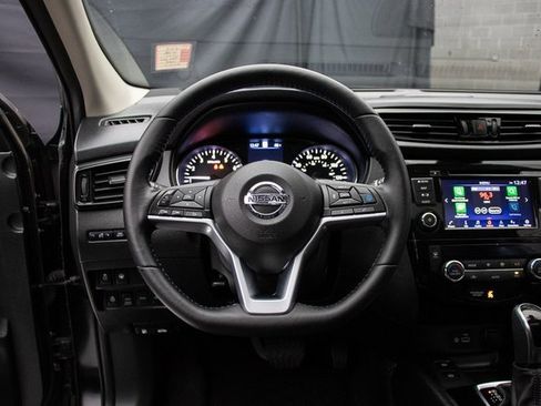 Used 2022 Nissan Rogue Sport SL w/ Premium Package image 22