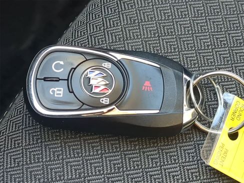 Used 2021 Buick Encore GX Preferred w/ Cold Weather Comfort Package image 40