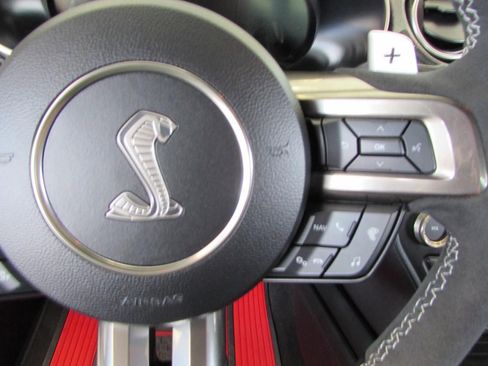 Used 2020 Ford Mustang Shelby GT500 w/ Carbon Fiber Track Pack image 18