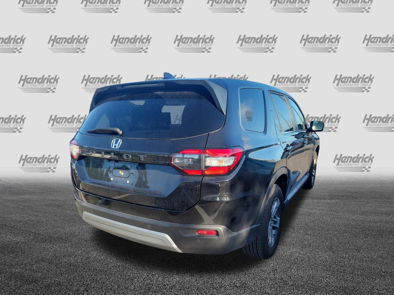 Used 2025 Honda Pilot EX-L image 9