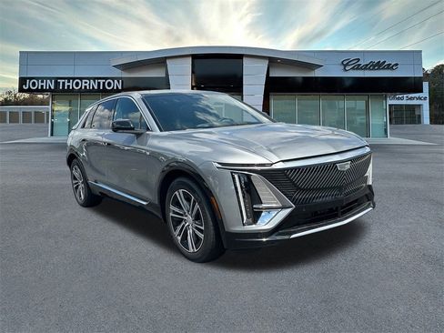 New 2025 Cadillac Lyriq Luxury image 3