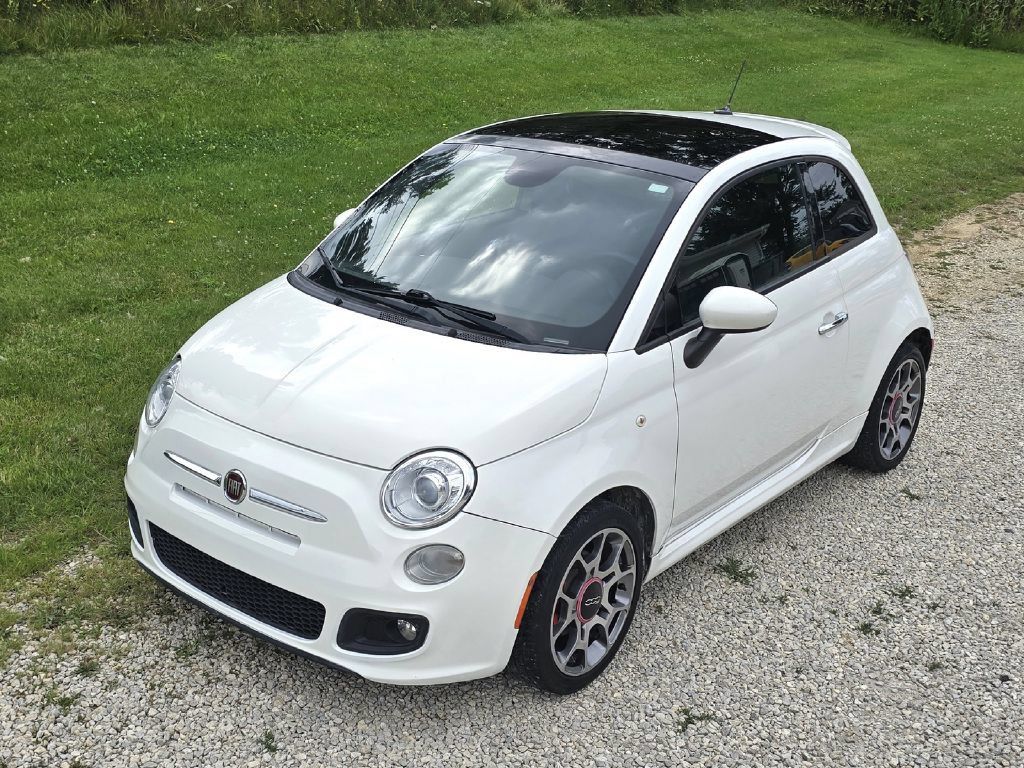 Used 2015 FIAT 500 Sport w/ Comfort/Convenience Group FWD image 1