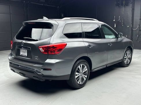 Used 2019 Nissan Pathfinder SL AWD/4WD image 7