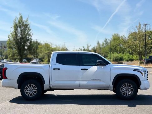 Used 2023 Toyota Tundra SR5 w/ SR5 Convenience Package AWD/4WD image 6
