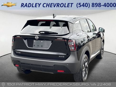 Used 2025 Nissan Kicks SV AWD/4WD image 19