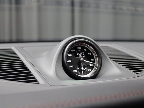 New 2026 Porsche Macan image 32