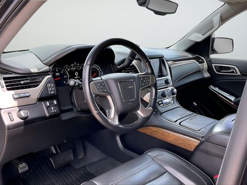 Used 2020 GMC Yukon Denali w/ Denali Ultimate Package RWD image 14