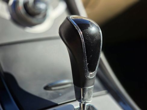 Used 2012 Hyundai Elantra Limited w/ Technology Pkg 5 image 38