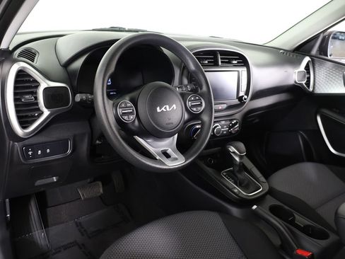 Used 2023 Kia Soul LX w/ LX Technology Package FWD image 25
