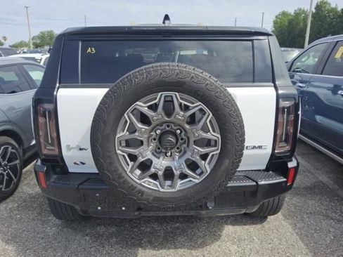 Used 2024 GMC Hummer EV 3X AWD/4WD image 9