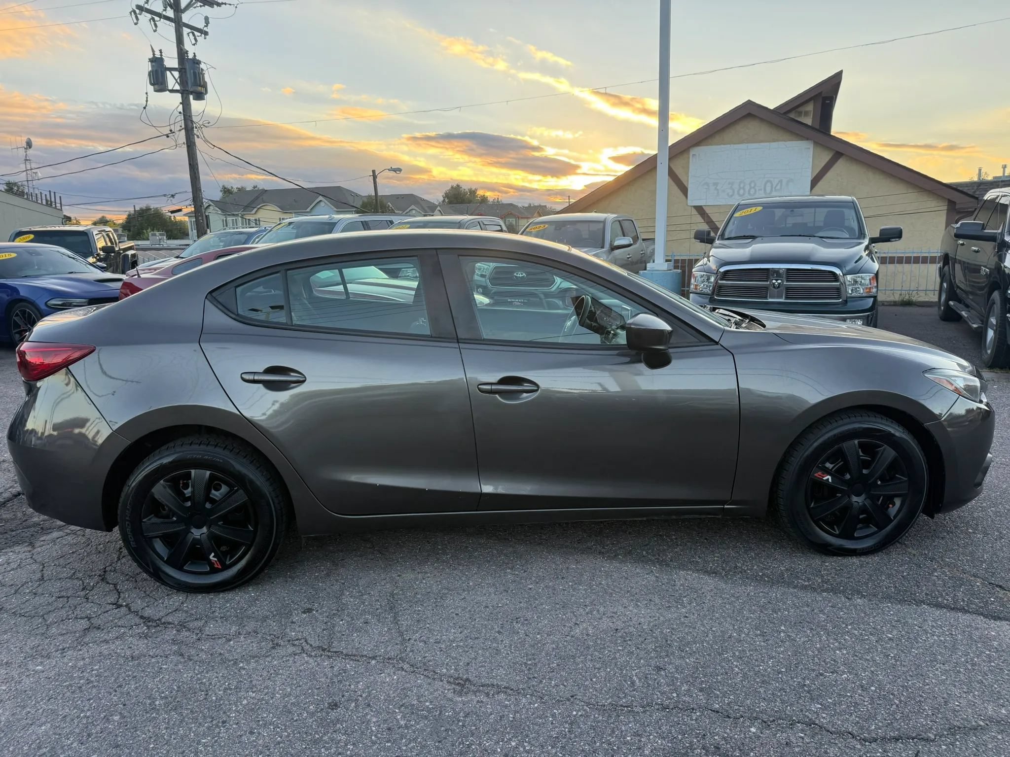 Used 2016 MAZDA MAZDA3 i Sport FWD image 8