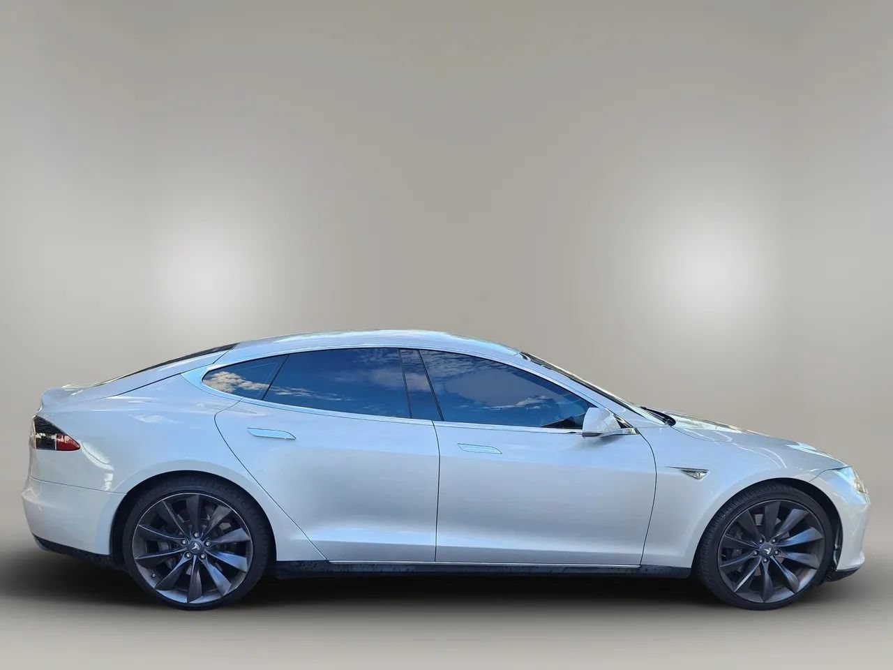 Used 2014 Tesla Model S 60 RWD image 5