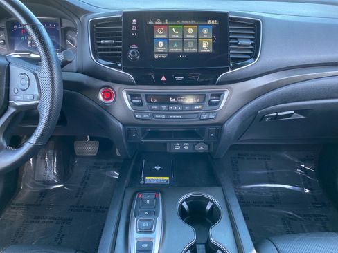 Used 2025 Honda Passport TrailSport image 11