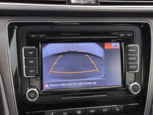 Used 2014 Volkswagen Passat 1.8T SE image 31