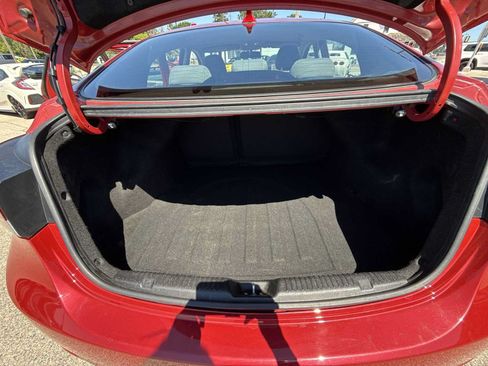 Used 2014 Hyundai Elantra SE FWD image 21