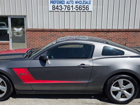 Used 2011 Ford Mustang GT image 3