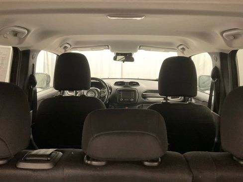 Used 2017 Jeep Renegade Latitude AWD/4WD image 27
