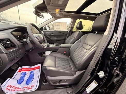 New 2026 Nissan Rogue Platinum w/ Tech Package image 12