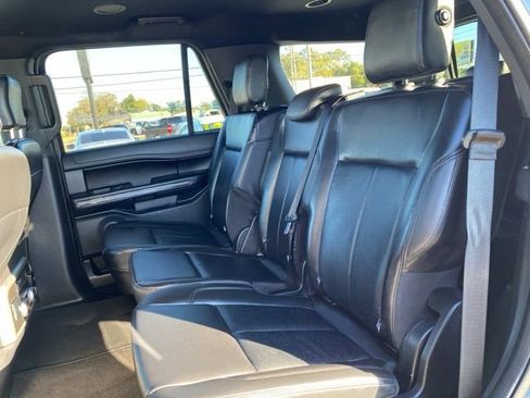 Used 2020 Ford Expedition XLT w/ Equipment Group 202A image 15