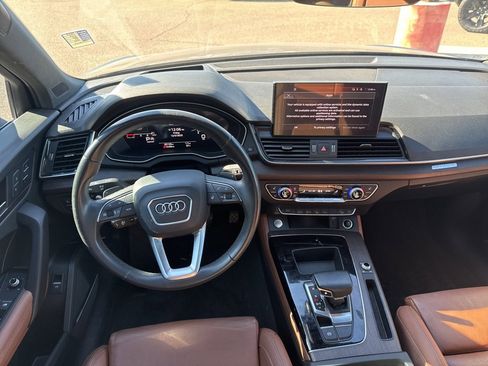 Used 2023 Audi Q5 Prestige w/ Prestige Package image 16
