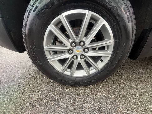 Used 2023 Chevrolet Traverse LT image 36