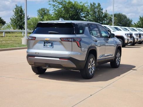 New 2026 Chevrolet Equinox LT w/ Safety and Technology Package FWD image 7