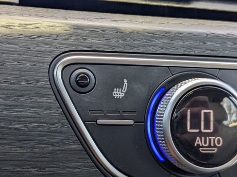 Used 2017 Audi A4 2.0T Premium w/ Convenience Package image 23