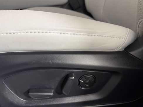 Used 2025 Ford Explorer Platinum w/ Ultimate Package image 23