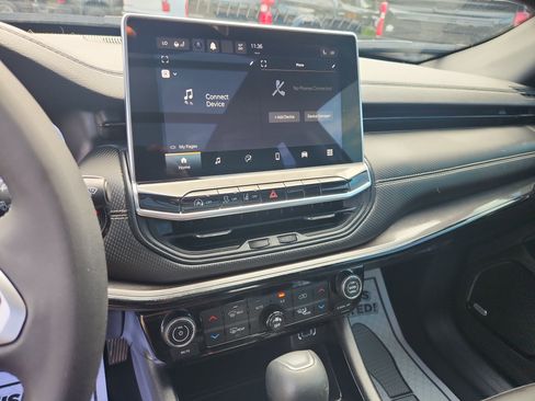 Used 2023 Jeep Compass Altitude w/ Sun and Sound Group image 31