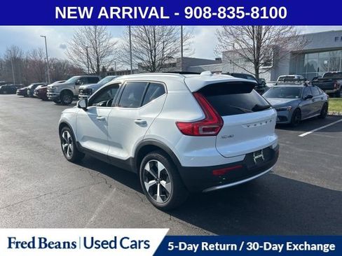 Used 2025 Volvo XC40 B5 Core w/ Protection Package Premier image 4