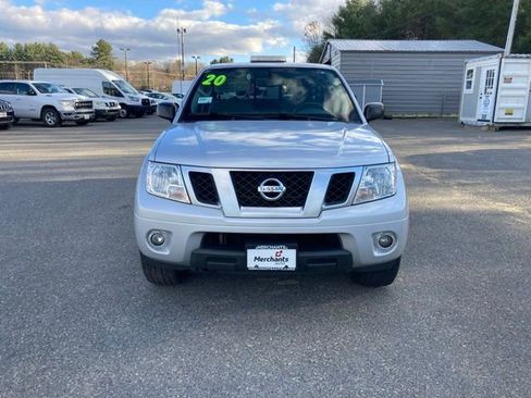 Used 2020 Nissan Frontier SV image 2