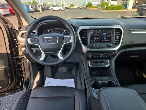 Used 2023 GMC Acadia SLT w/ LPO, Floor Liner Package AWD/4WD image 39