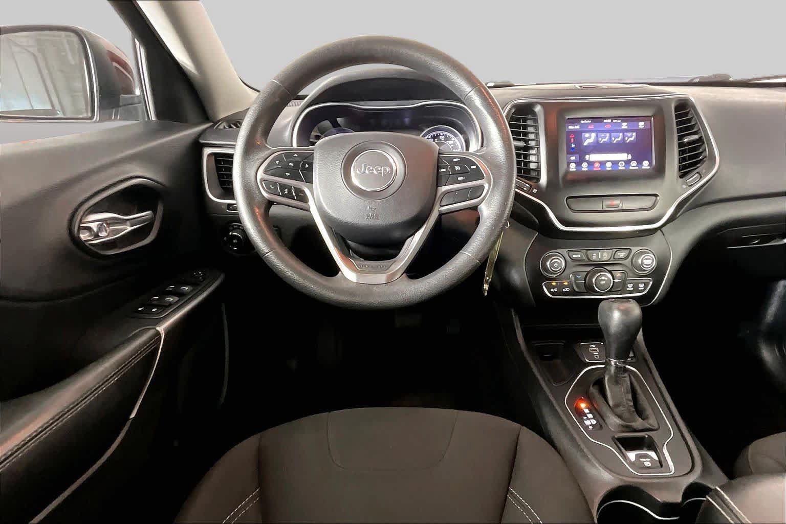 Used 2019 Jeep Cherokee Latitude w/ Popular Appearance Group FWD image 6