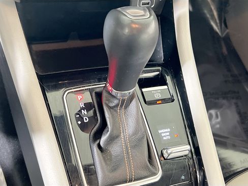 Used 2022 Jeep Compass Limited image 16