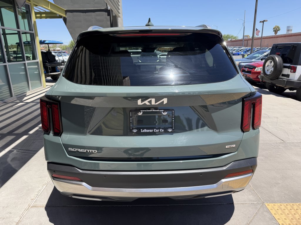 Used 2025 Kia Sorento EX w/ EX Panoramic Sunroof Package FWD image 13