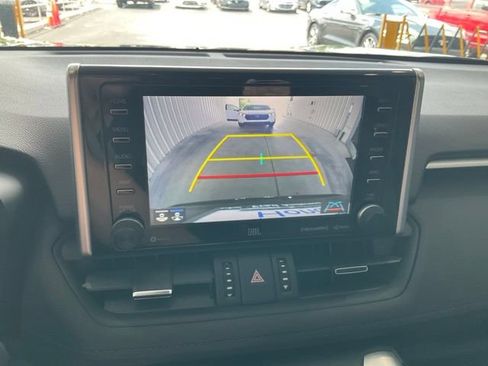 Used 2020 Toyota RAV4 XSE AWD/4WD image 17